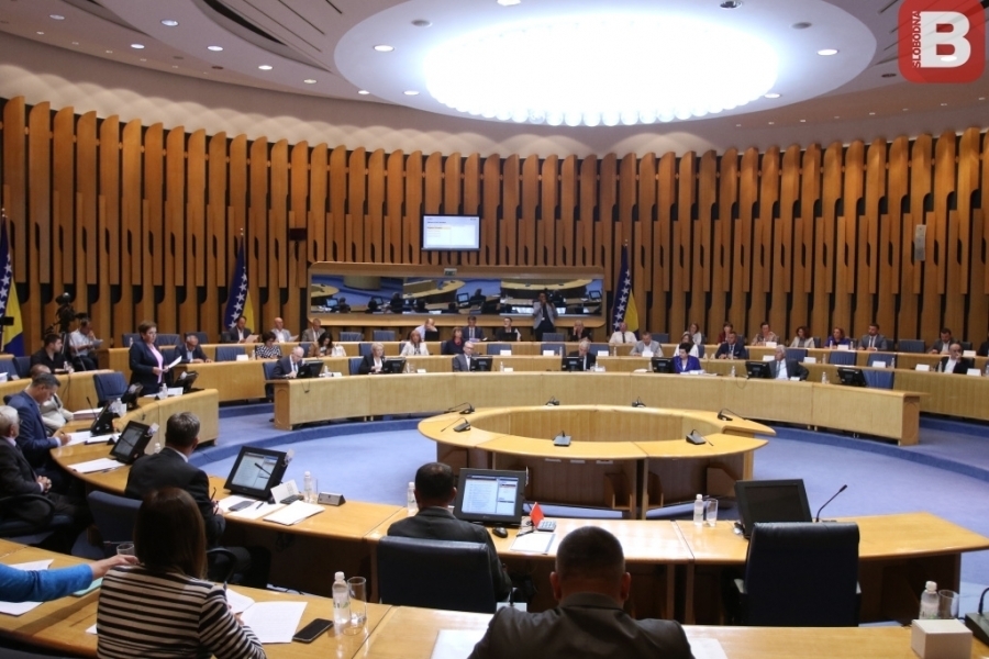 POLITIČKA DRAMA U PSBiH SE NASTAVLJA: Delegati traže hitnu sjednicu i promjene u Domu naroda