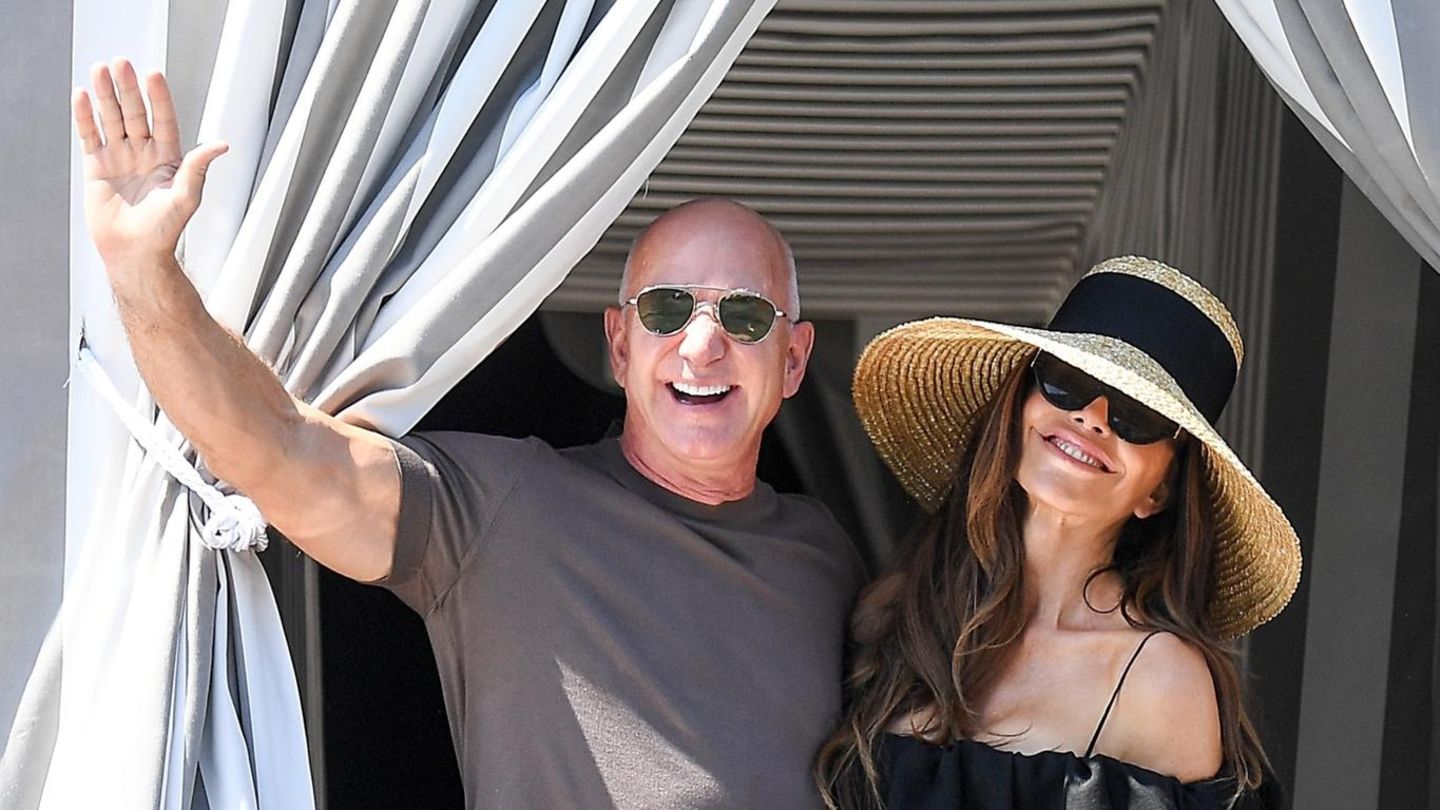 Jeff Bezos + Lauren Sánchez: U ovim pogledom slavne osobe napuštaju Italiju