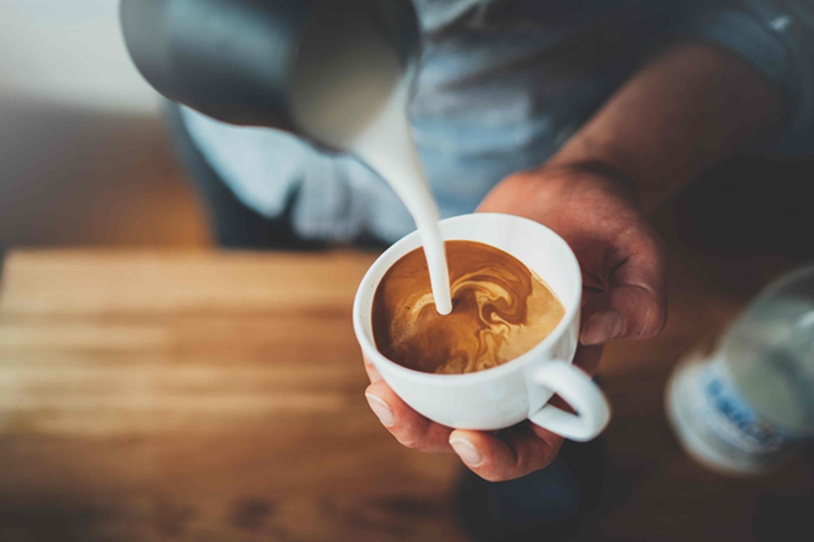 OVO MNOGI NE ZNAJU, A STRUČNJAK UPOZORAVA: ‘Najgora je kafa s mlijekom, evi zašto…!’