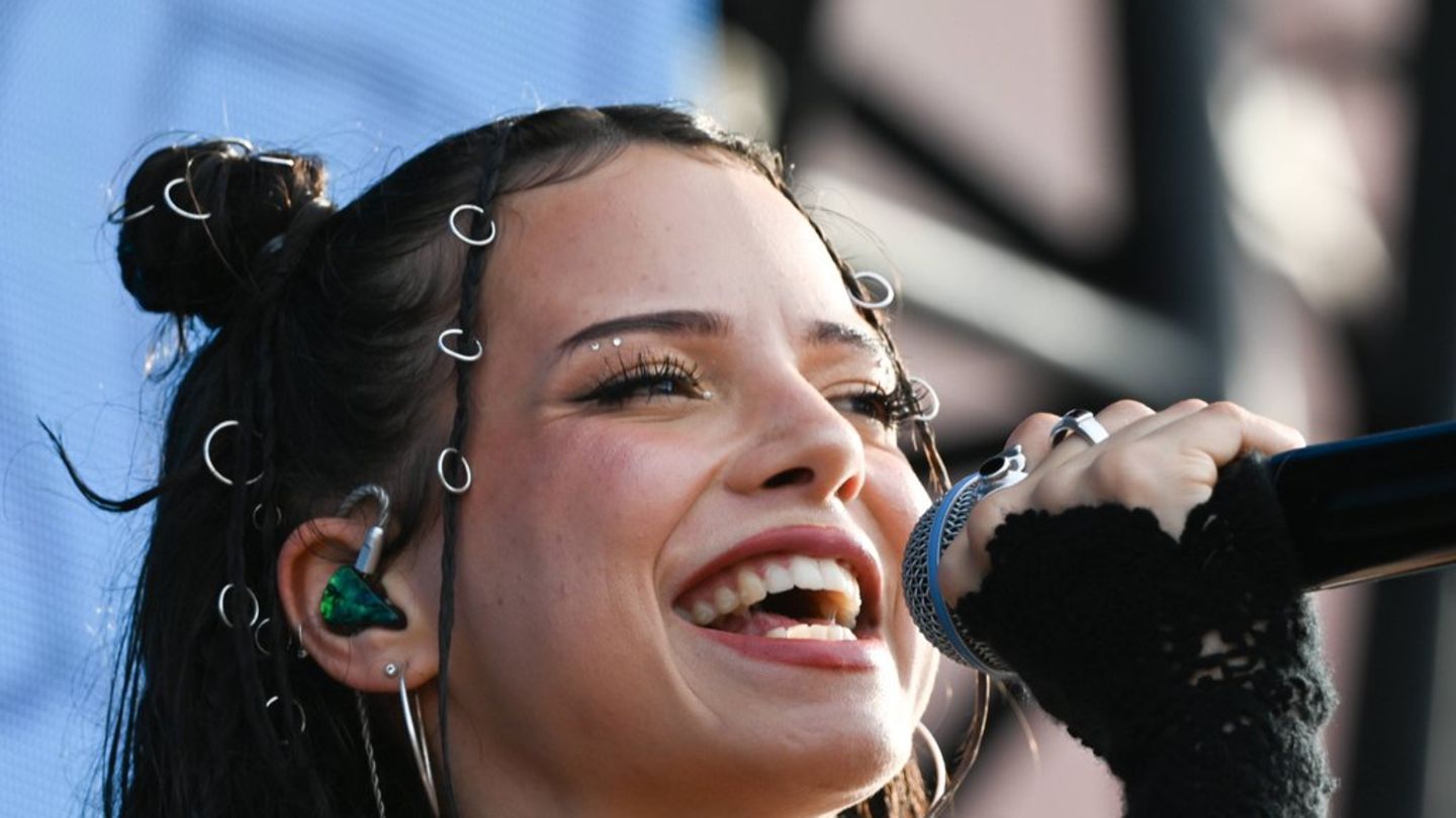 Festival izgleda sa retro i boho-vibracijama: najljepši festivalski frizuri 2025