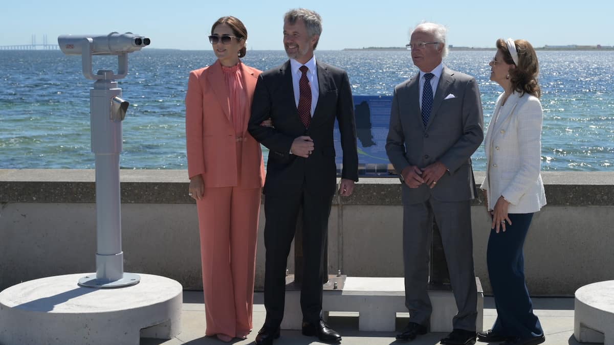 Öresund Bridge: Carl Gustaf i Silvia slave sa Frederikom i Mary