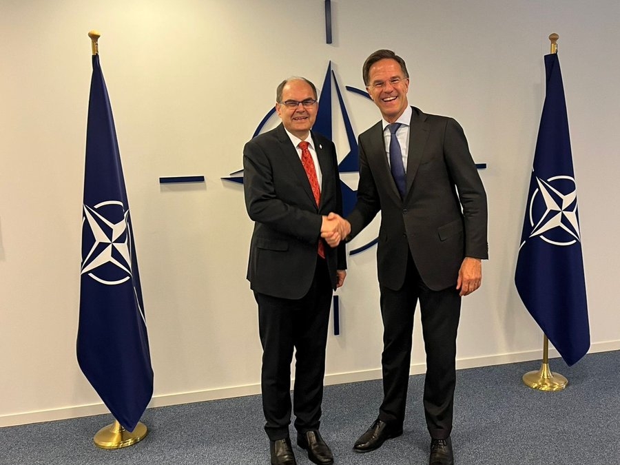 SCHMIDT DOBROG RASPOLOŽENJA: Susreo se s prvim čovjekom NATO-a, razgovarali o…