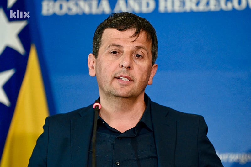 Vukanović o Dodiku: Kukavica bez imalo časti i obraza je podvila rep