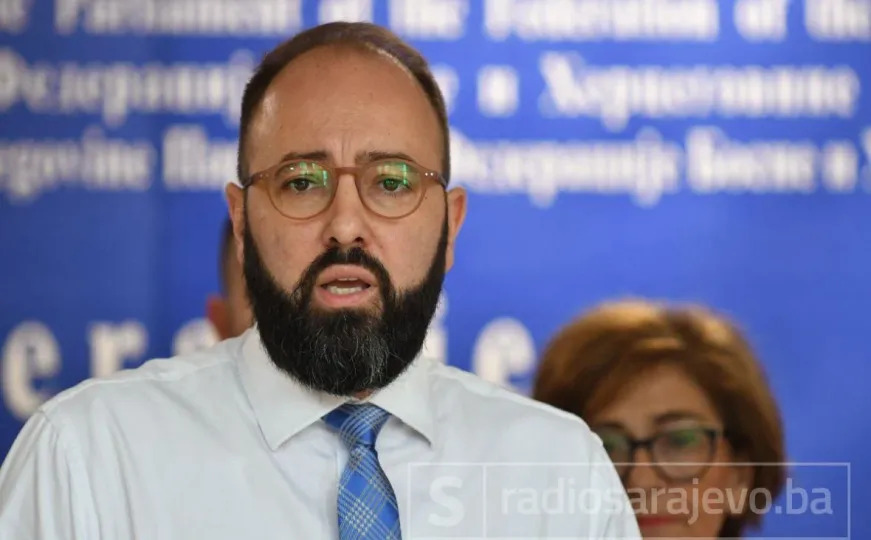Mašić nazvao Dodikovo saslušanje izdajom: Kovačević žestoko uzvratio – “Ostao si bez pameti”