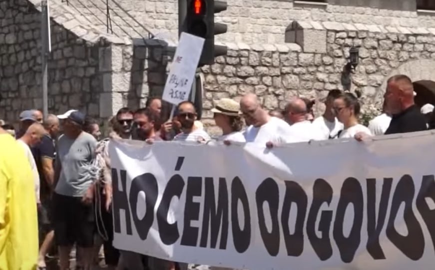 Bošnjaci iz Stoca na protestima, gradonačelnik poručio: “Imam pametnijeg posla”