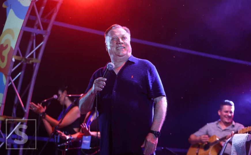 Halid Bešlić raspjevao Sarajevo: Pogledajte dio atmosfere sa koncerta