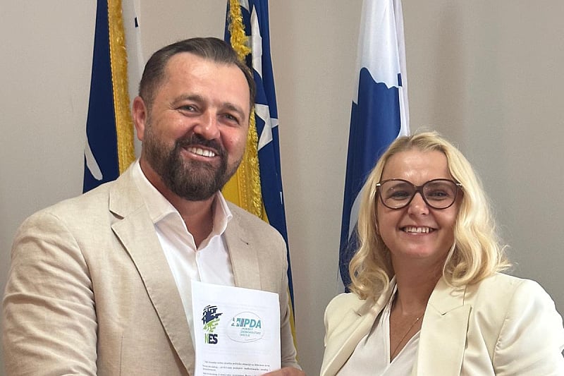 Ogrešević i Pirić potpisali sporazum, NES i PDA će zajedno djelovati na svim nivoima vlasti