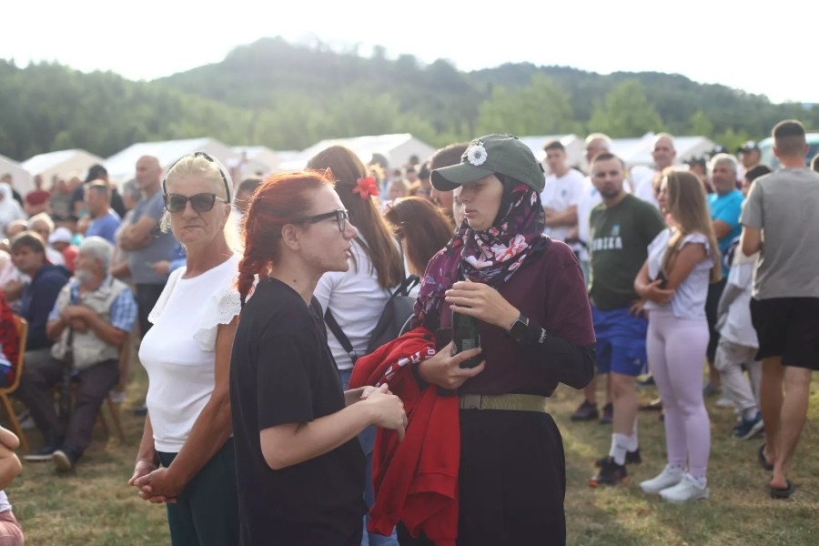 UČESNICI PRISTIŽU U NEZUK: Sve je spremno za sutrašnji početak Marša mira (FOTO)