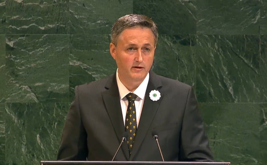 Bećirović govorio na komemoraciji o genocidu u Srebrenici: “Ne tražimo osvetu, nego pravdu i istinu”