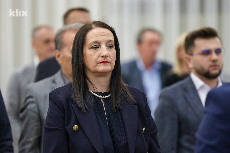 Biščević-Tokić o zaduženju FBiH na Londonskoj berzi: “Ko će i kako vraćati ove dugove?”