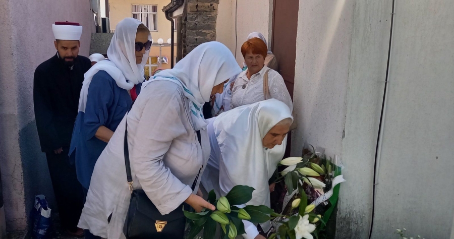 ‘ZLOČINCI SU SE PROBUDILI’: Majke Srebrenice i dalje neumorno obilaze stratišta svoje djece i sugrađana