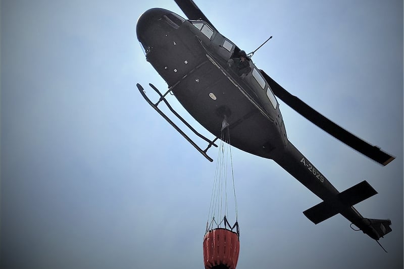 Oružane snage BiH uputile helikopter da pomogne u gašenju požara kod Mostara