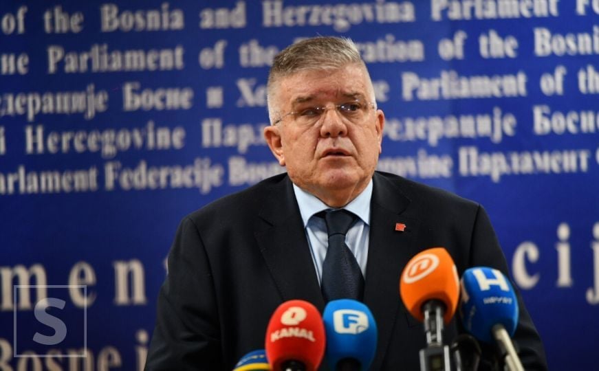 Dragan Mioković: Zašto je spriječeno štampanje poštanske markice posvećene genocidu u Srebrenici?