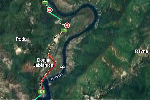 Potpuno blokiran saobraćaj zbog nesreće kod Donje Jablanice, povrijeđene tri osobe