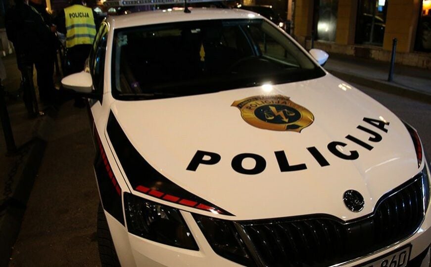 Incident u Tuzli: Mladići u majicama sa natpisom “Četnici Sever” šetali gradom, reagovali građani