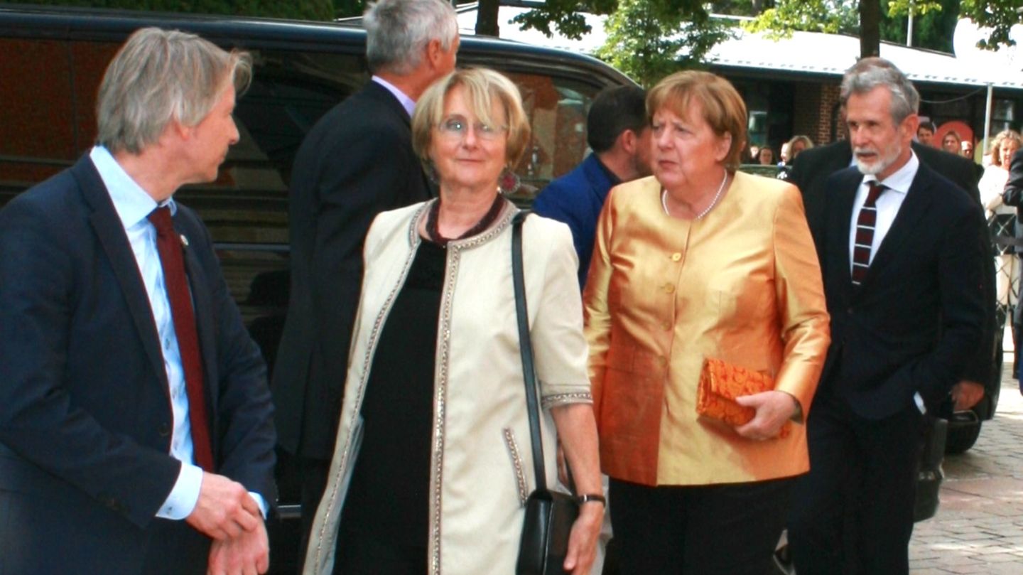 Angela Merkel: Altkanzerlin uživa u kazališnoj večeri sa ovim glumcem