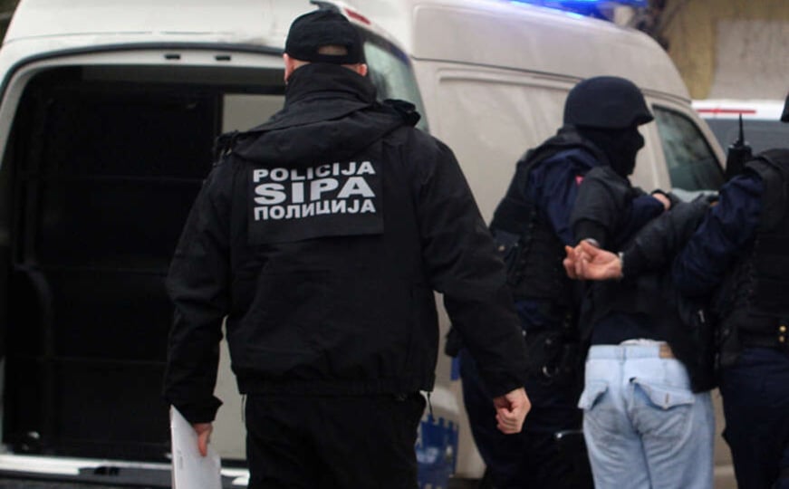 Policijska akcija u BiH: SIPA uhapsila tri osobe zbog sumnje na krijumčarenje ljudi