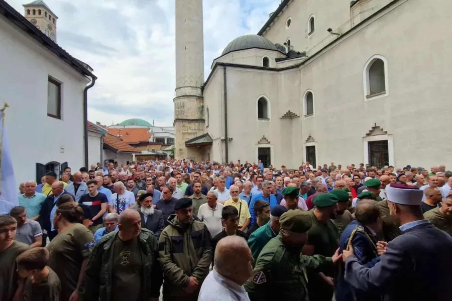OSNIVAČ ‘ZELENIH BERETKI’: U haremu Begove džamije klanjana dženaza komandantu Eminu Švrakiću