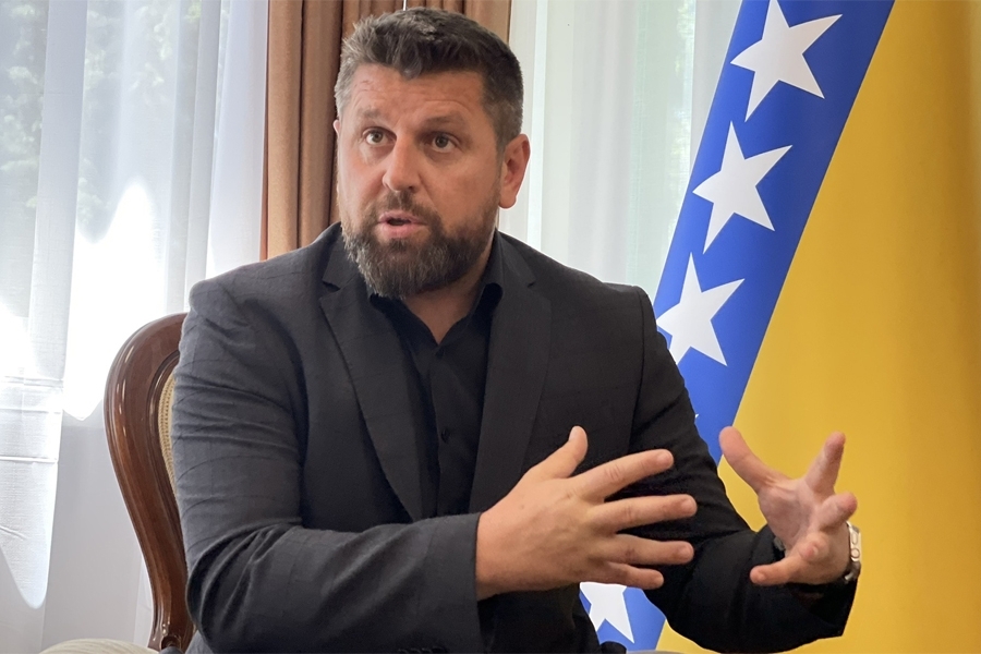 PRVA ŽRTVA DODIKOVE PRESUDE: Ćamilu Durakoviću oduzeto vozilo, stan i pravo na savjetnika