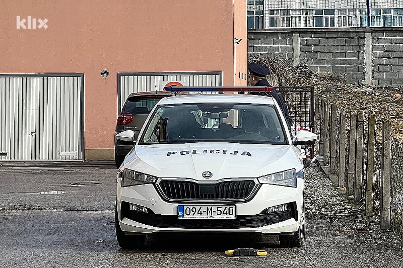 Za razbojnika iz Gračanice zatražen pritvor: Prijeteći pištoljem opljačkao sportsku kladionicu