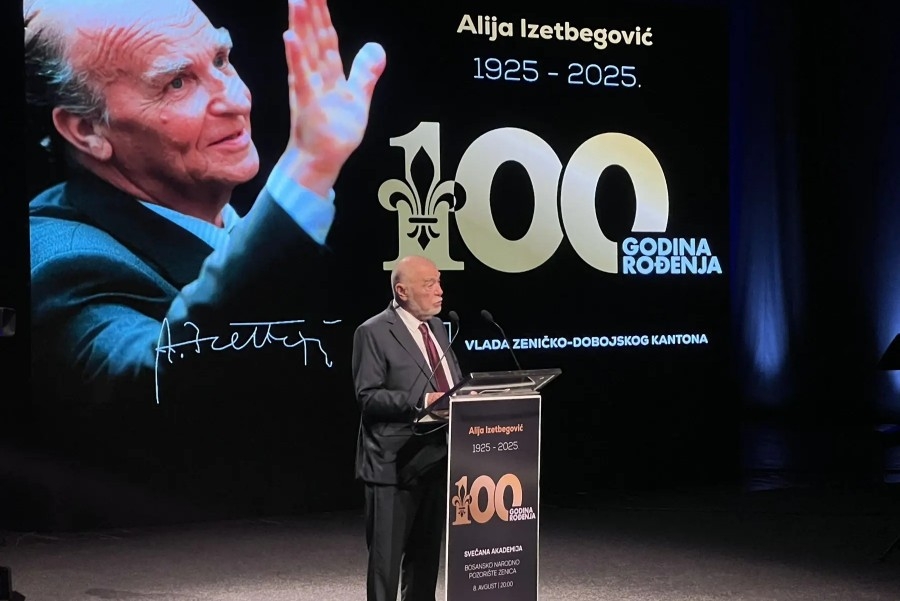 STJEPAN MESIĆ O IZETBEGOVIĆU: ‘Državnik koji je u najtežim vremenima ostao vjeran principima, pravdi, slobodi, dijalogu, suživotu’