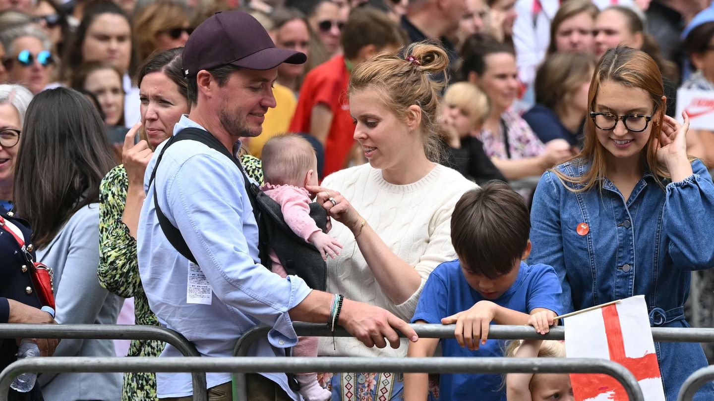 Princeza Beatrice: Princess Beatrice slavi muž EDO i djeca