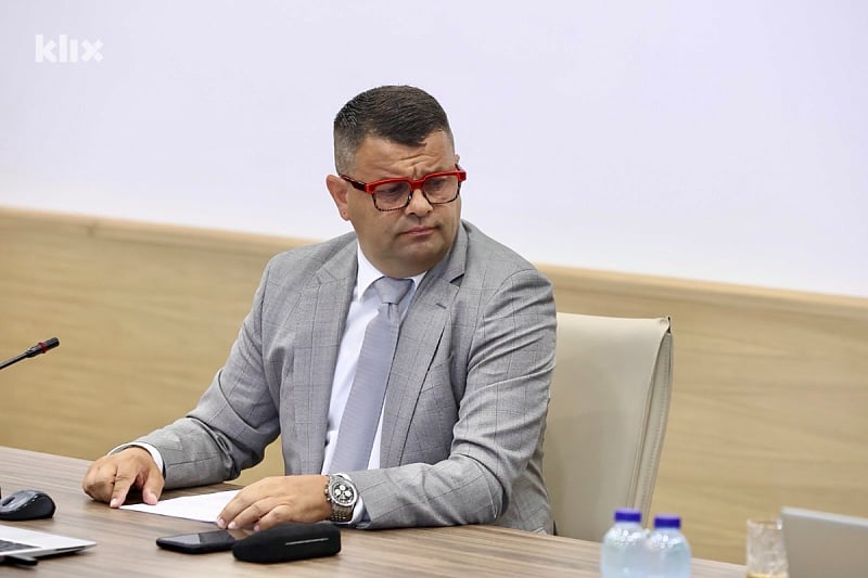 Hurtić se ogradio od sastanka Jurišić s direktorom bazena na Otoci na koji roditelji nisu bili pozvani