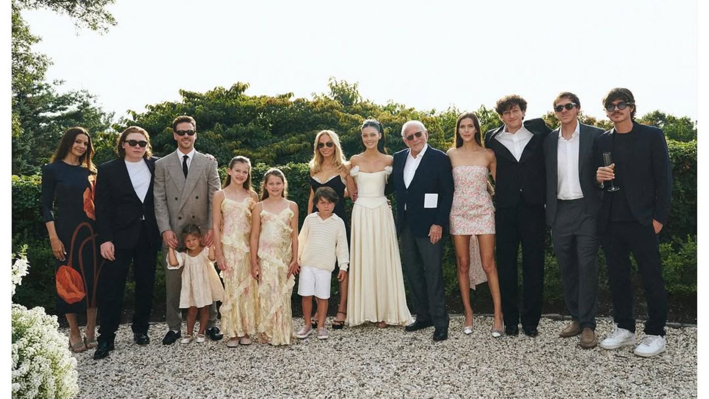 Brooklyn Peltz Beckham: Vjenčanje bez Davida i Viktorije – ali Nicola pozira sa svojom cijelom porodicom