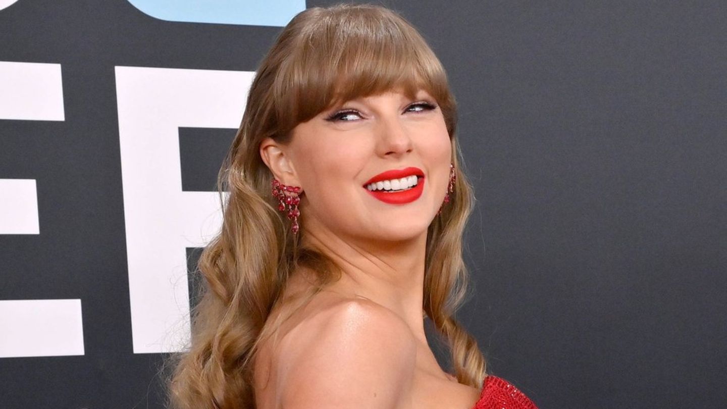 Taylor Swift: Dug red u albumu Predbilježba