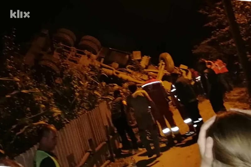 Kamion s radnicima sletio s puta na gradilištu Koridora 5C kod Zenice