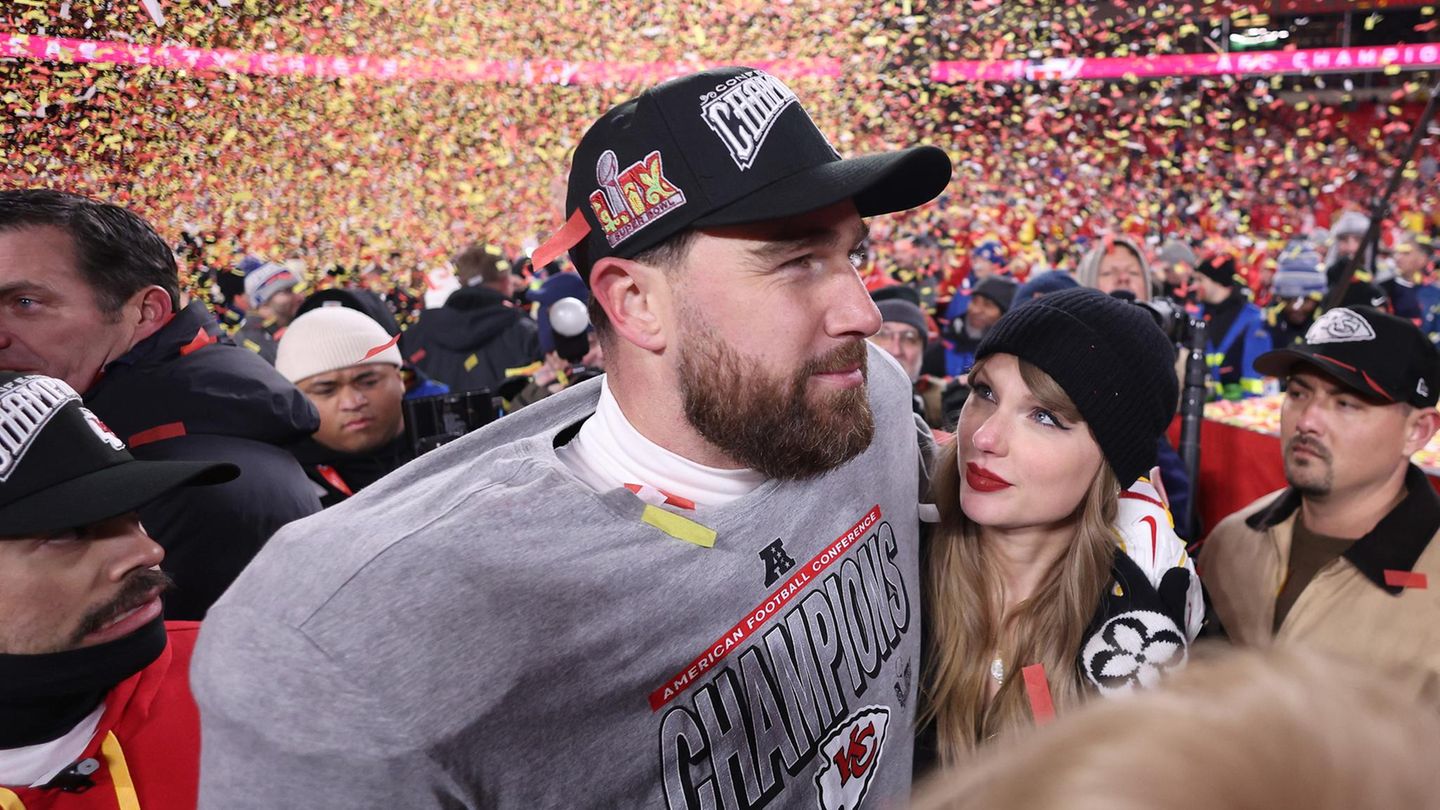 Taylor Swift + Travis Kelce: “Divlja, romantična gesta”! Ona raspakuje sa ljubavnim životom