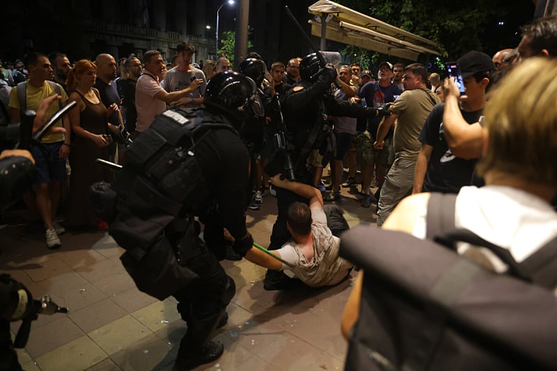 Uhapšeno više osoba uoči večerašnjih protesta u Srbiji, studenti uputili apel da se večeras ne dovode djeca
