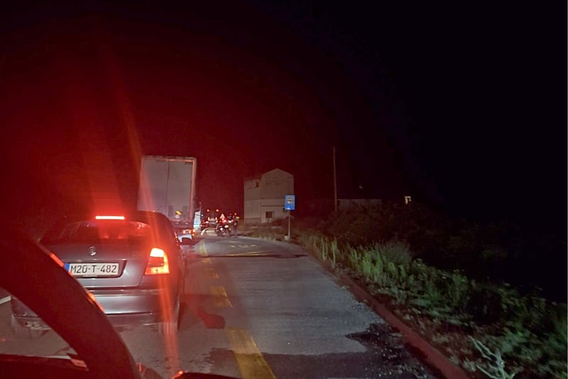 Težak udes kod Žepča, dvije osobe povrijeđene u sudaru tri vozila