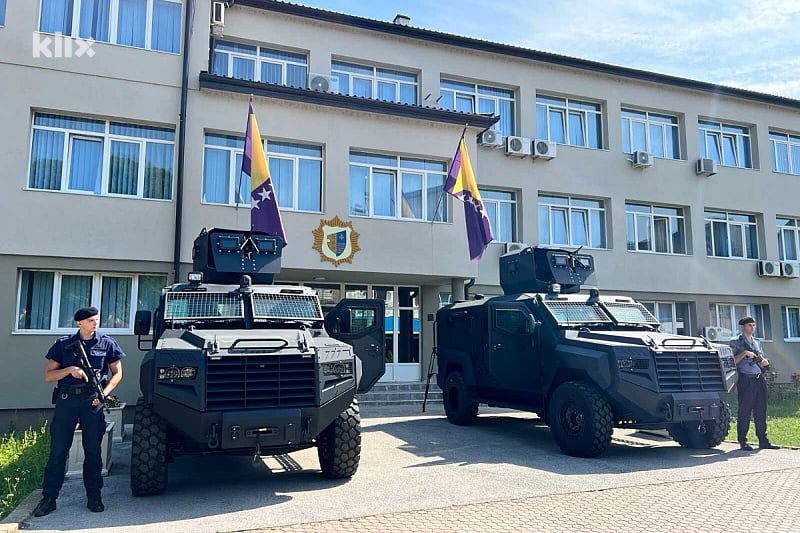Policija u Goraždu dobila dva višenamjenska borbena vozila “Senator”, vrijednost 2,7 miliona KM