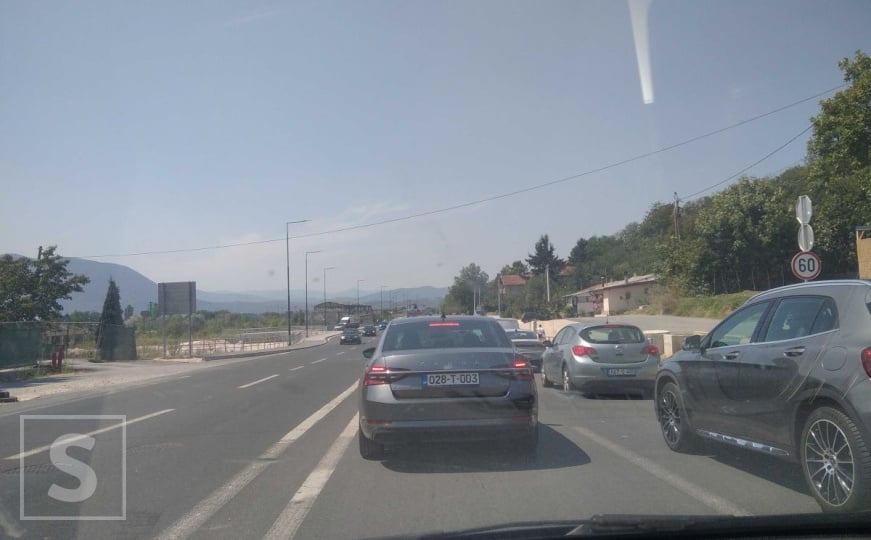 Nesreća u Sarajevu: Saobraćaj na ovoj dionici gotovo paraliziran nakon sudara motocikla i automobila