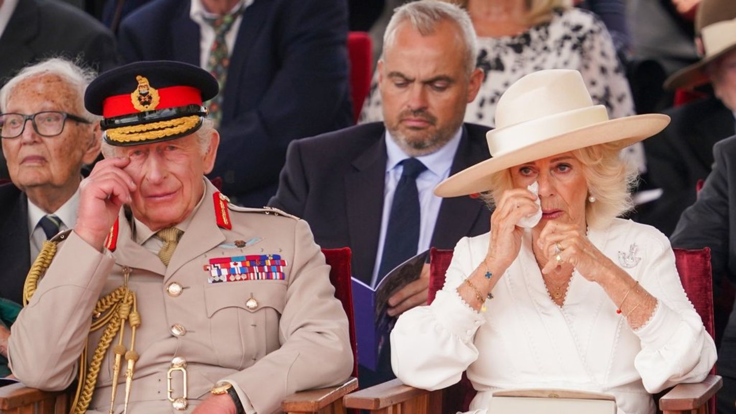 Kralj Charles III. i kraljica Camilla: Veteran pomera kraljevski par do suza