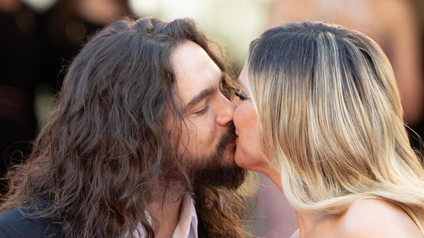Heidi Klum: Heidi Klum nudi slatko “Kiss Cam” trenutak u hotelu Tokio