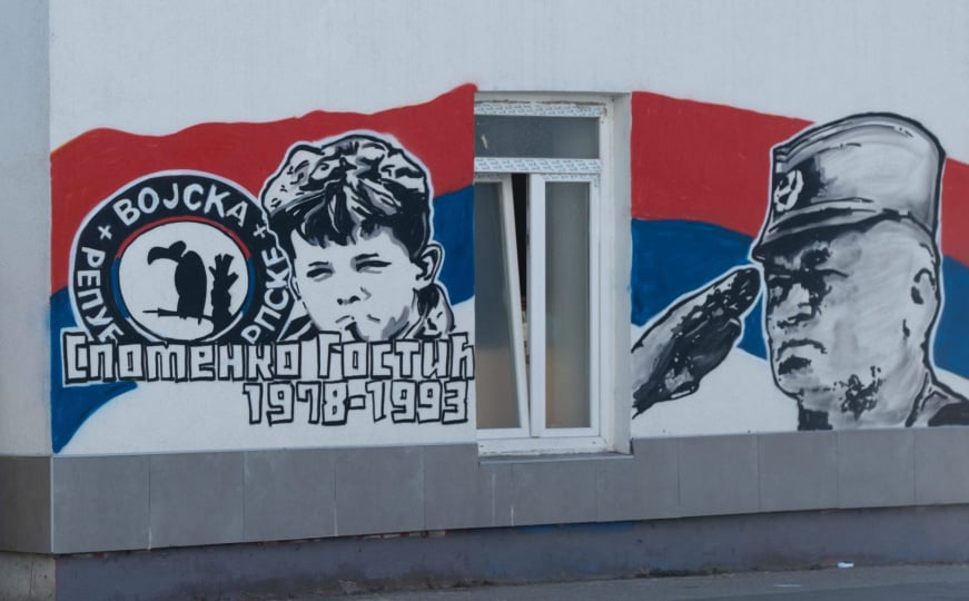 Dok institucije šute: Novi mural Ratka Mladića u Banjoj Luci širi strah među povratnicima