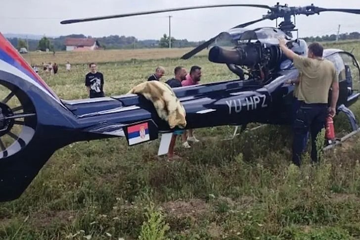 Helikopter iz Srbije prinudno sletio kod Prnjavora, pilot obavijestio Sektor za vanredne situacije BiH