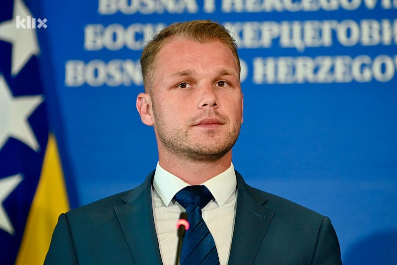Stanivuković vrlo brzo uzvratio Dodiku: “RS je svetinja da bi bila igračka u rukama jednog švercera”