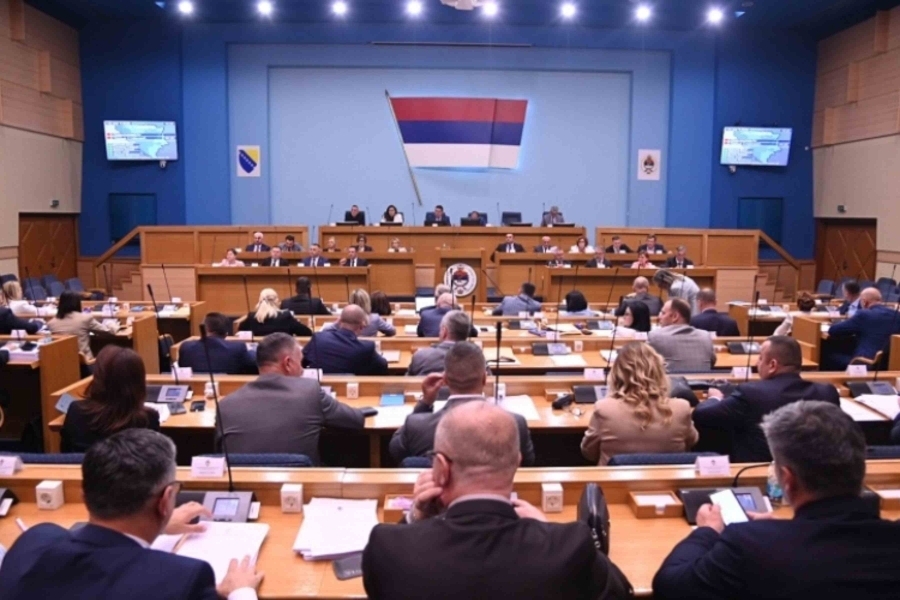 BURNO U BANJOJ LUCI: Posebna sjednica Narodne skupštine Republike Srpske, iz opozicije najavljuju…