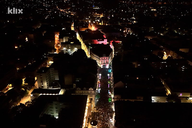 Impresivan prizor: Pogledajte kako iz zraka izgleda party u Titovoj ulici u Sarajevu