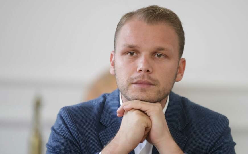 SDA: “Stanivukovićev stav o Mladićevom muralu je otvorena podrška ratnom zločinu”