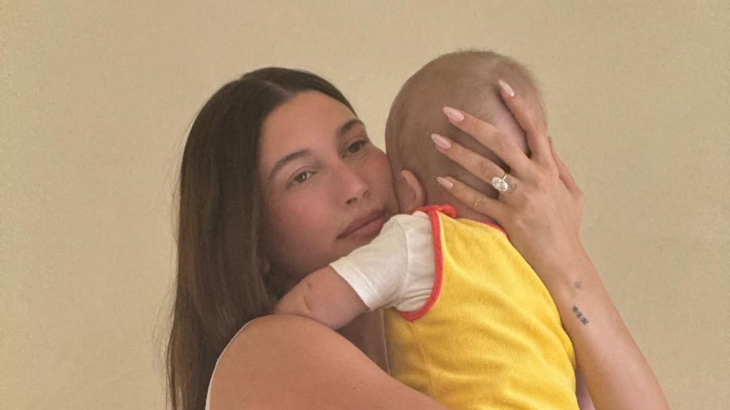 Hailey Bieber: Hailey Bieber dijeli dodirivanje riječi za prvi rođendan njenog sina