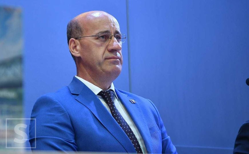 Ramiz Salkić: “Mural ratnom zločincu Mladiću je uvreda za žrtve, ali i krivično djelo”