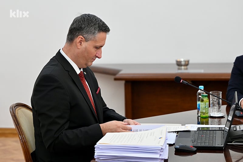 Komšić i Bećirović tražili od Cvijanović da dostavi neophodni materijal o Trumpovoj nominaciji, ona to nije učinila
