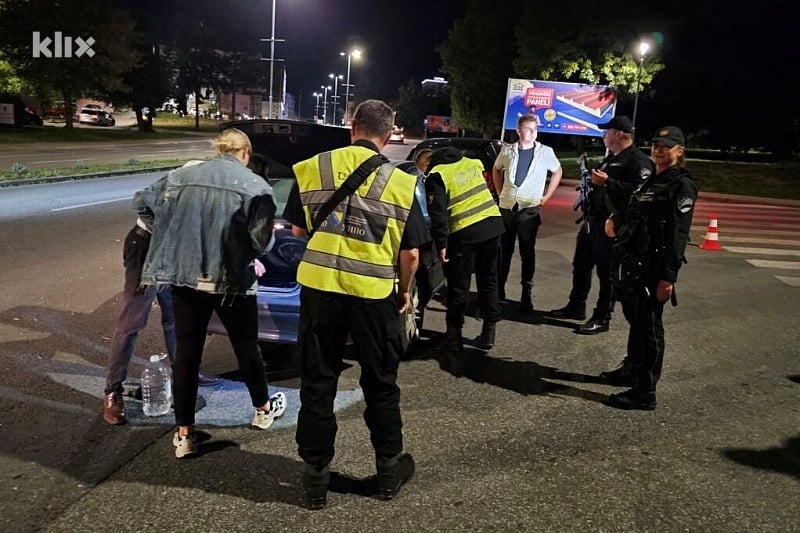 Tuzlanska policija specijalnim rentgenima i detektorima kontrolisala vozače