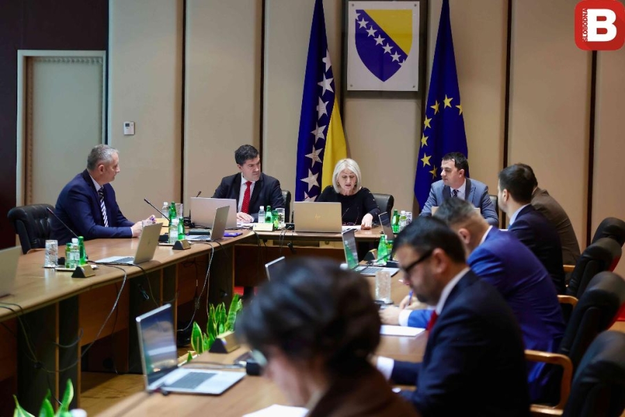 ČEKA NAS BURNA POLITIČKA JESEN: Obaveze, zakoni i reforme na čekanju, blokada puteva u najavi…