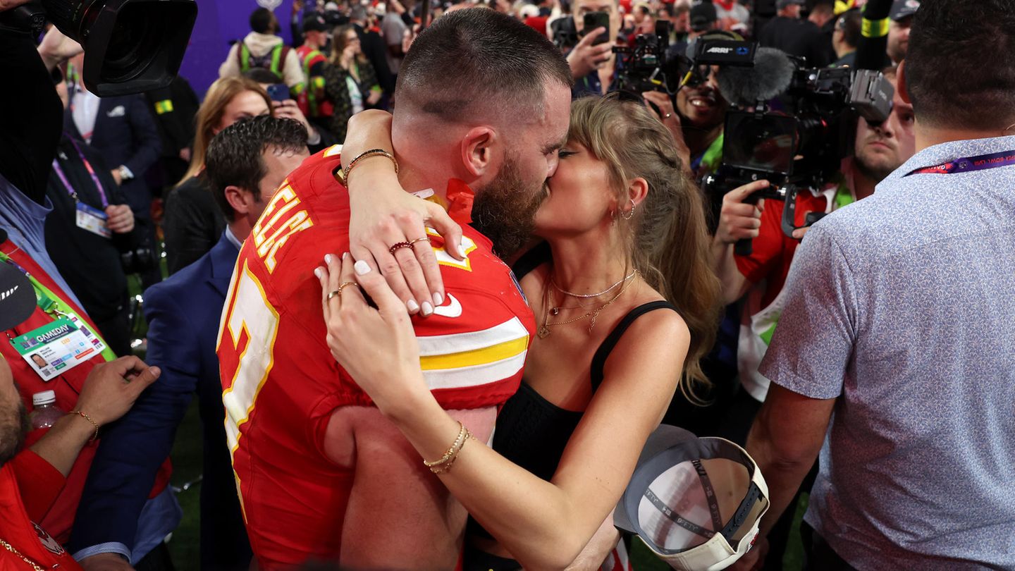 Taylor Swift + Travis Kelce: Od narukvice za prijateljstvo do ljubavi