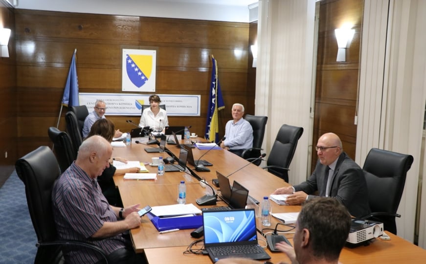 Sutra sjednica CIK-a: Odlučuje se o raspisivanju prijevremenih izbora za predsjednika RS